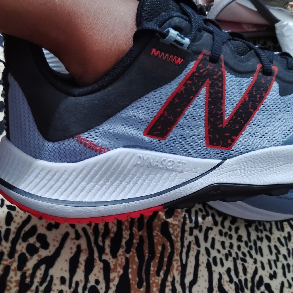 New Balance DynaSoft Nitrel v4 Men Size 10 Trail Running Shoes Hiking EUC - Picture 4 of 8